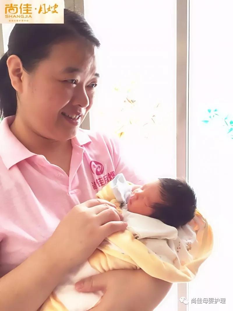 尚佳專(zhuān)業(yè)月嫂 | 母親生病丨 是否需停止哺乳？